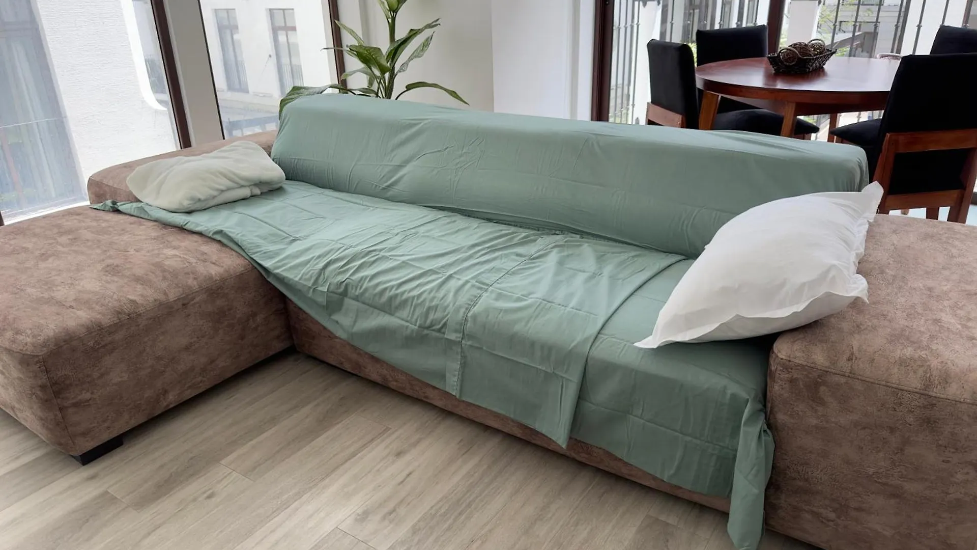 L2A 205 - Boutique Apartamento En Cayala Para 5 Huespedes Guatemala City 0*,  Guatemala